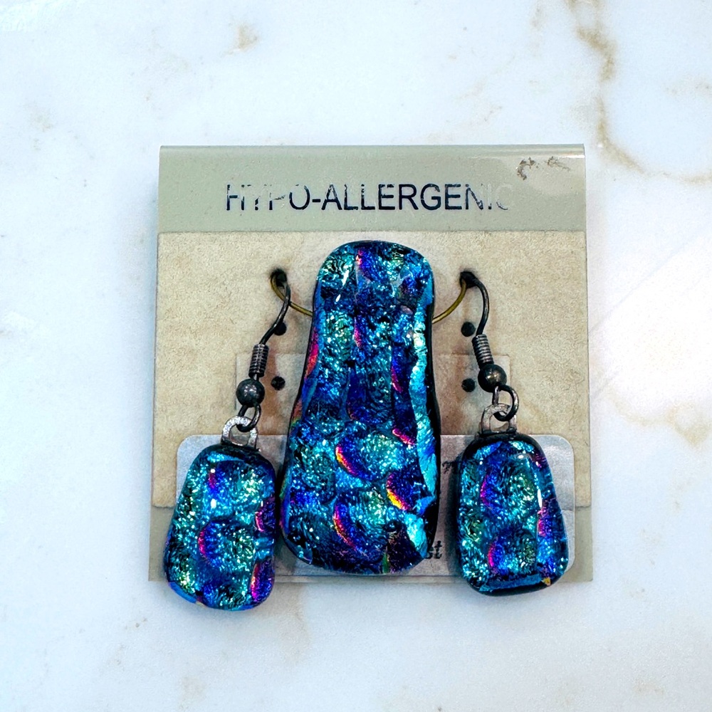 Hypoallergenic Glass Blue and Purple Earrings Set and Matching Necklace Pendant